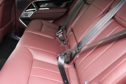 2025 Land Rover Range Rover P530 SE