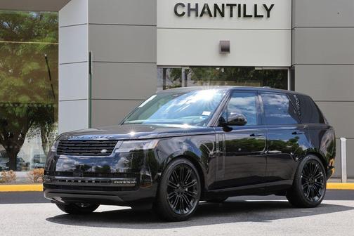 Santorini Black 2026 Land Rover Range Rover P400 SE
