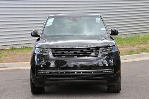 Santorini Black 2026 Land Rover Range Rover P400 SE