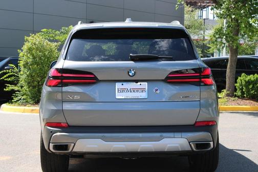 Gray Metallic 2026 BMW X5 xDrive40i