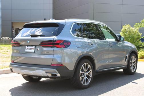 Gray Metallic 2026 BMW X5 xDrive40i