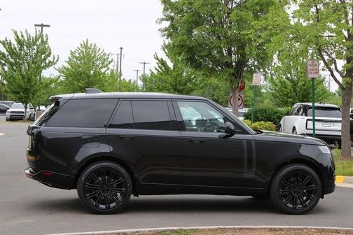 Santorini Black 2026 Land Rover Range Rover P400 SE SWB