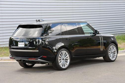 Santorini Black 2026 Land Rover Range Rover P530 SE LWB 7 Seat
