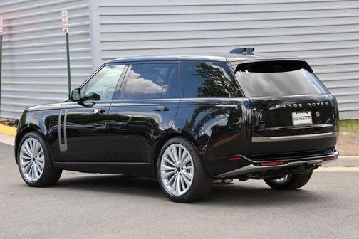 Santorini Black 2026 Land Rover Range Rover P530 SE LWB 7 Seat