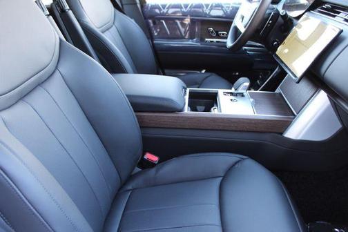 2026 Land Rover Range Rover P530 SE LWB 7 Seat