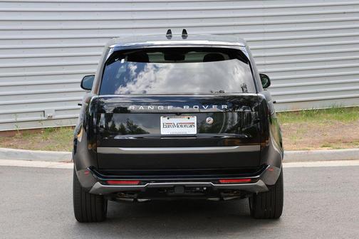 Santorini Black 2026 Land Rover Range Rover P530 SE LWB 7 Seat