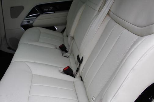 2026 Land Rover Range Rover SE