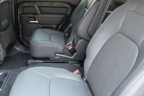 2025 Land Rover Defender P400 S