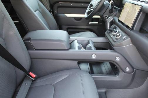 2025 Land Rover Defender P400 S