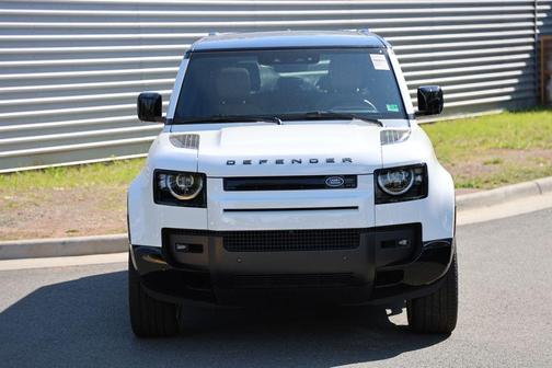 Fuji White 2026 Land Rover Defender 130 P400 X-Dynamic SE