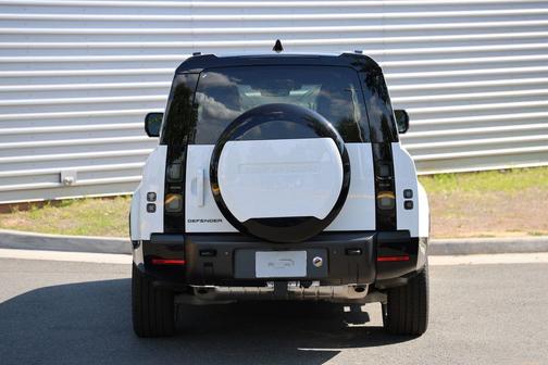 Fuji White 2026 Land Rover Defender 130 P400 X-Dynamic SE