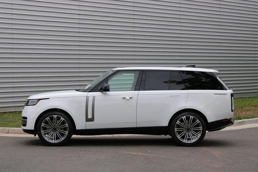 Fuji White 2026 Land Rover Range Rover P530 SE SWB