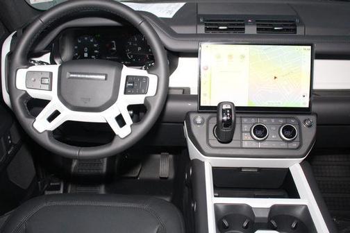 2026 Land Rover Defender 130 X-Dynamic SE