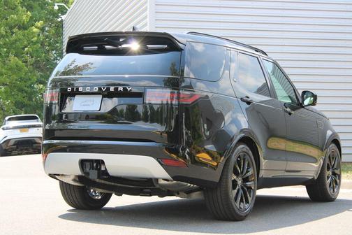 Santorini Black 2026 Land Rover Discovery Gemini Edition AWD