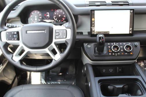 2024 Land Rover Defender P500 SE