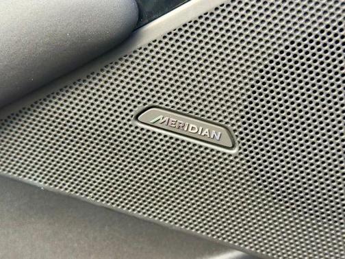 2024 Land Rover Range Rover Velar P250 Dynamic SE