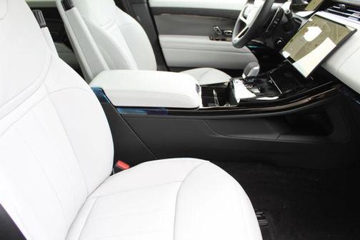 2026 Land Rover Range Rover Sport P360 SE