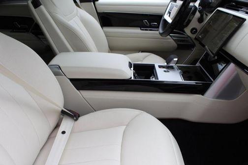 2025 Land Rover Range Rover P550e Autobiography