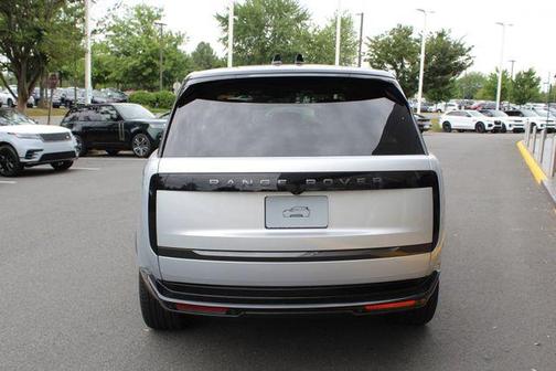 2025 Land Rover Range Rover P550e Autobiography