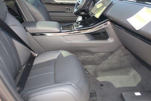 2025 Land Rover Range Rover Sport P360 SE