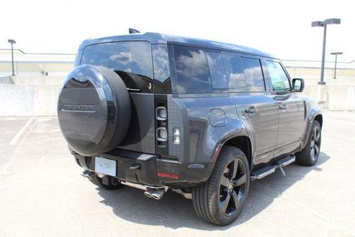2025 Land Rover Defender 110 P525 V8