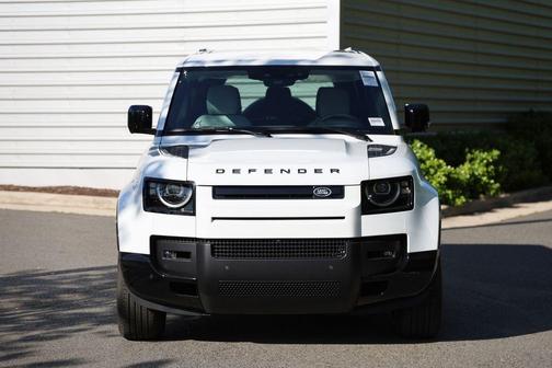 Fuji White 2026 Land Rover Defender 110 P400 X-Dynamic SE