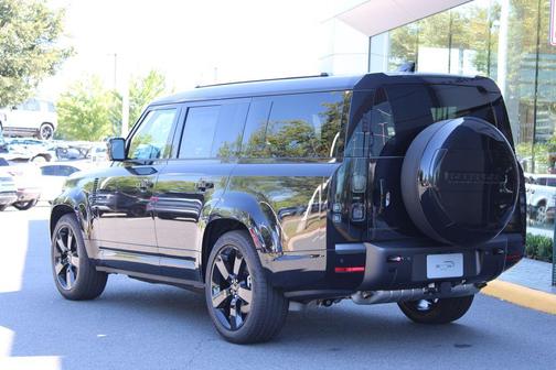 Santorini Black 2026 Land Rover Defender 110 P400 X-Dynamic SE