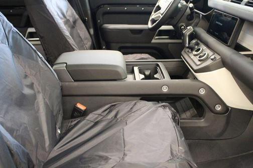 2024 Land Rover Defender P300