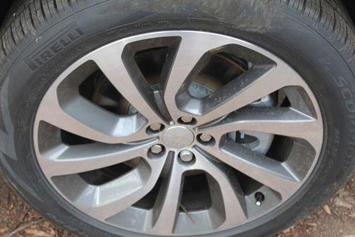 2025 Land Rover Discovery Sport Dynamic SE