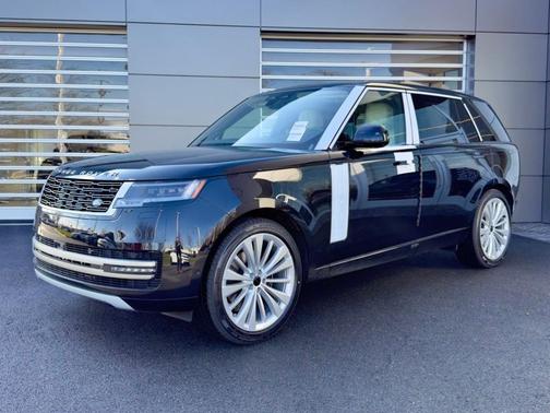 Santorini Black 2026 Land Rover Range Rover P400 SE LWB 7 Seat