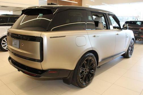 2026 Land Rover Range Rover P530 SE LWB 7 Seat