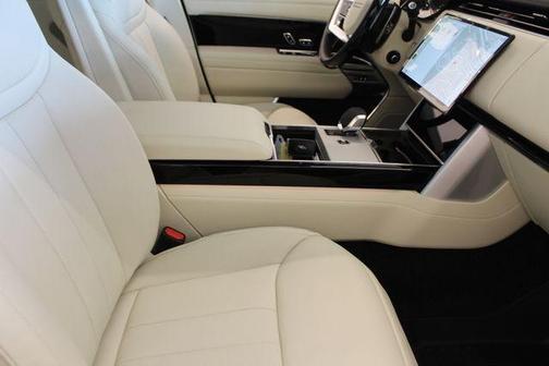 2026 Land Rover Range Rover P530 SE LWB 7 Seat