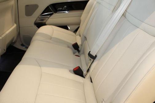 2026 Land Rover Range Rover P530 SE LWB 7 Seat