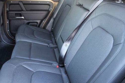 2025 Land Rover Defender 110 P300 S