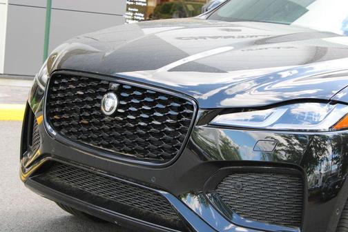 Santorini Black 2026 Jaguar F-PACE P250 R-Dynamic S