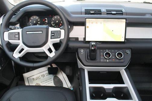 2025 Land Rover Defender P400 X-Dynamic SE