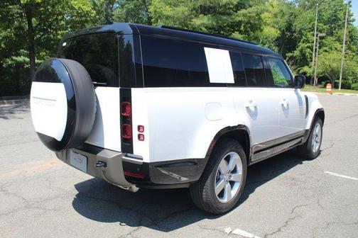 2025 Land Rover Defender P400 X-Dynamic SE