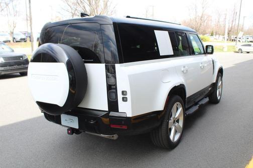 Fuji White 2026 Land Rover Defender 130 P400 X-Dynamic SE