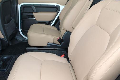 Fuji White 2026 Land Rover Defender 130 P400 X-Dynamic SE