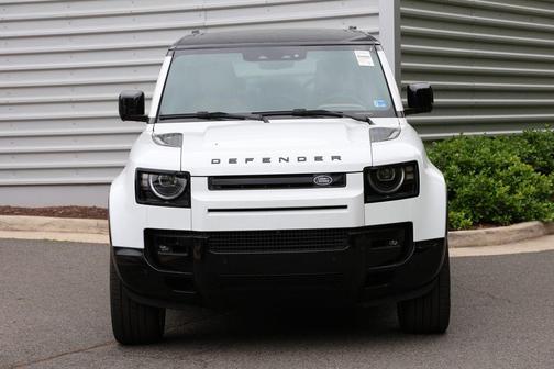 Fuji White 2026 Land Rover Defender 130 P400 X-Dynamic SE