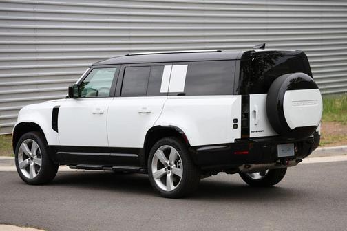 Fuji White 2026 Land Rover Defender 130 P400 X-Dynamic SE