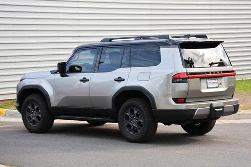 Atomic Silver 2024 Lexus GX 550 550 OVERTRAIL+