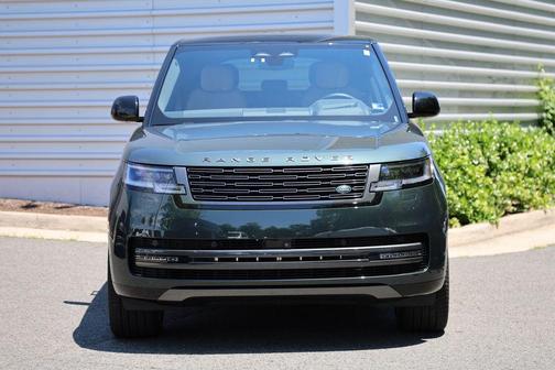 Belgravia Green 2025 Land Rover Range Rover P550e SE