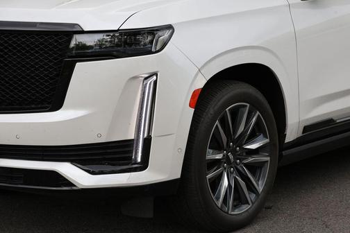 Crystal White Tri-Coat 2023 Cadillac Escalade Sport