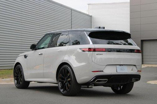 Borasco Grey 2026 Land Rover Range Rover Sport P400 Dynamic SE
