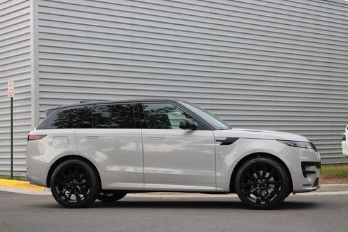 Borasco Grey 2026 Land Rover Range Rover Sport P400 Dynamic SE