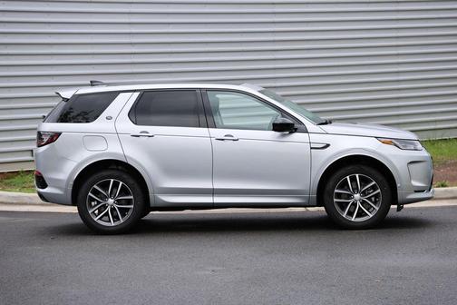 Hakuba Silver 2025 Land Rover Discovery Sport S