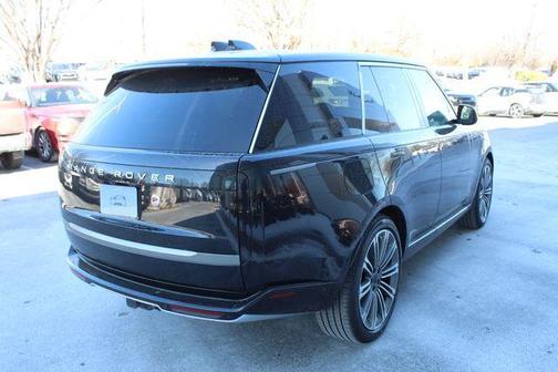 2026 Land Rover Range Rover P400 SE SWB