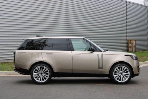 Batumi Gold 2026 Land Rover Range Rover P400 SE