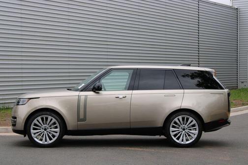 Batumi Gold 2026 Land Rover Range Rover P400 SE